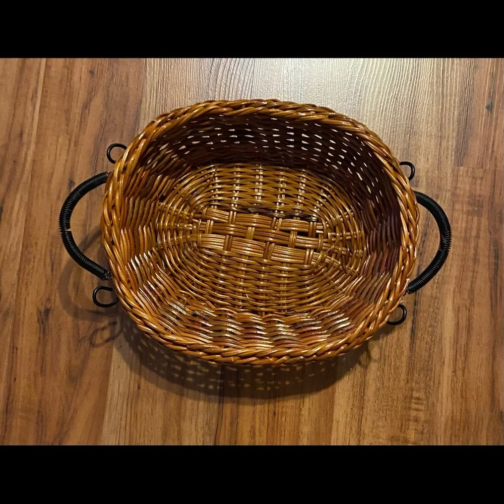 N/A wicker basket